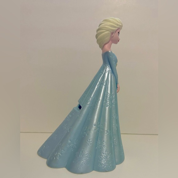 Frozen Elsa Coin Bank - Picture 7 of 7